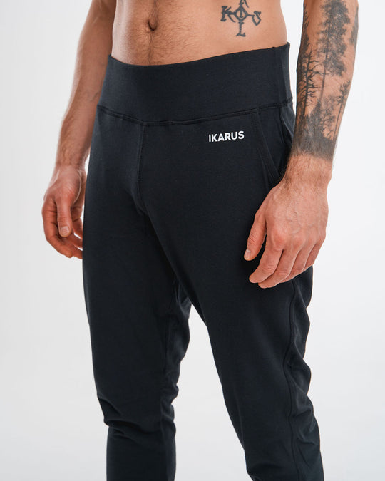 IKARUS Yogahose Herren Die bequemste Hose Jogger schwarz Detail Logo